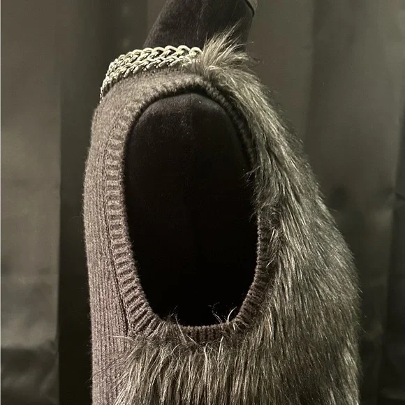 Michael Kors Sliver & Grey Faux Coyote Fur Vest - Picture 8 of 12
